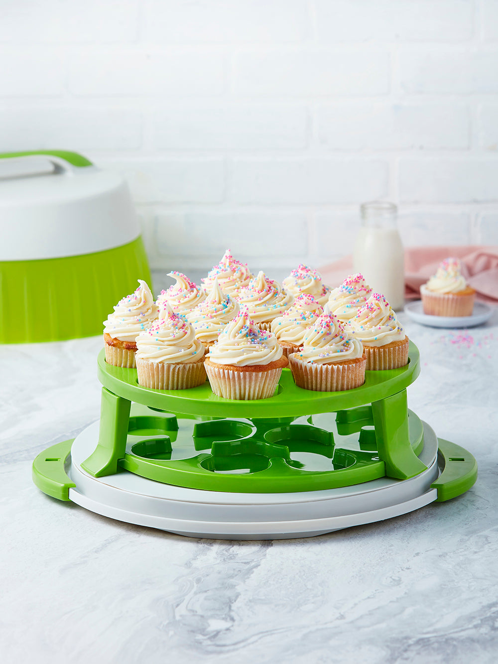 Cake holder